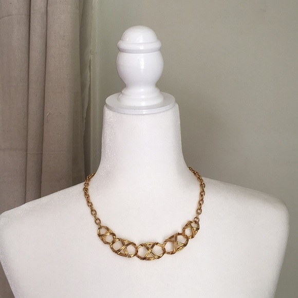 ON TREND Vintage Chunky Gold Chain Necklace - Picture 3 of 8